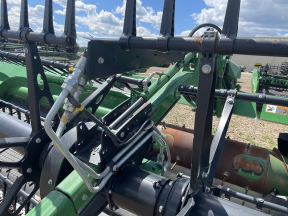 2023 John Deere HD40R Header Combine