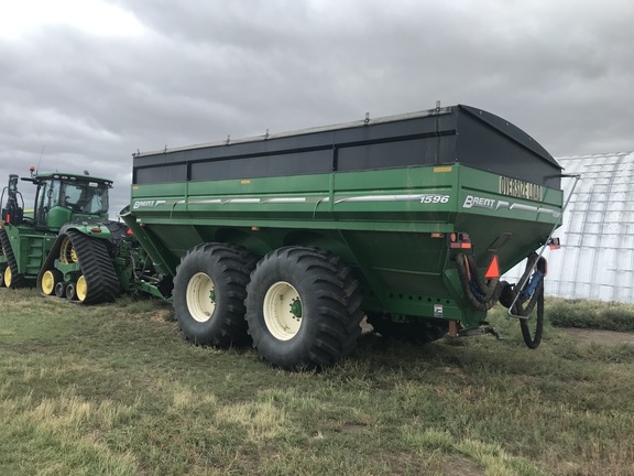 2014 Brent 1596 Grain Cart