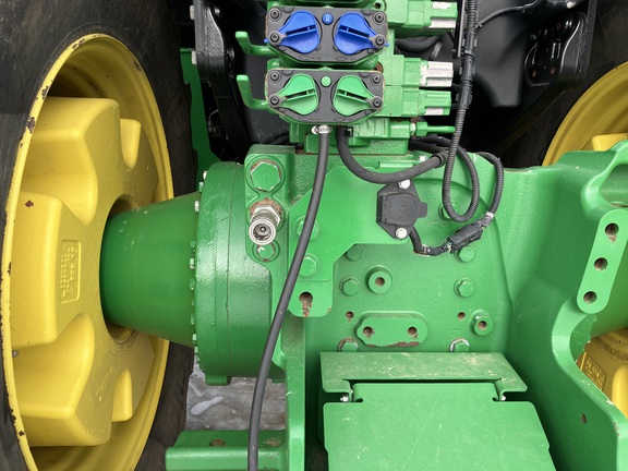 2019 John Deere 9520R Tractor 4WD