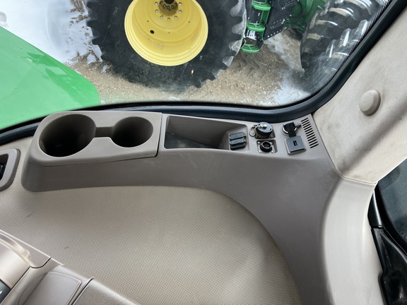 2019 John Deere 9520R Tractor 4WD