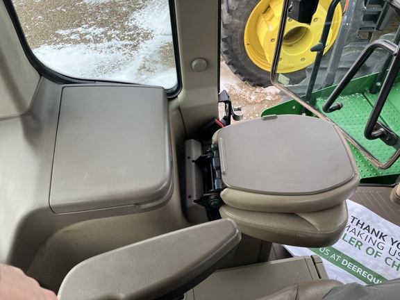 2019 John Deere 9520R Tractor 4WD