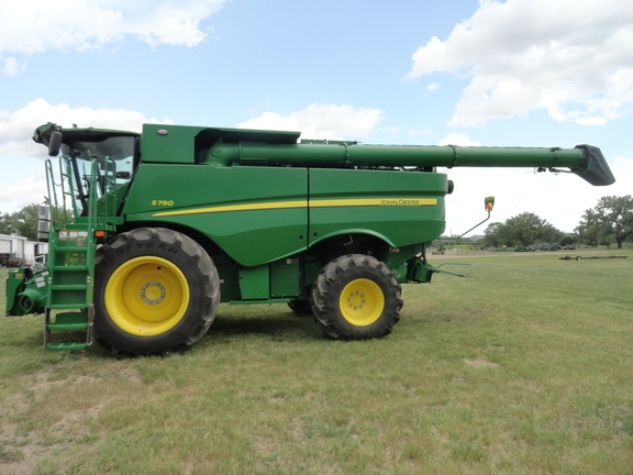 2024 John Deere S790 Combine