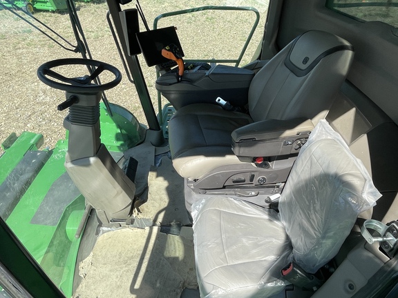 2024 John Deere X9 1000 Combine
