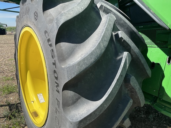 2024 John Deere X9 1000 Combine