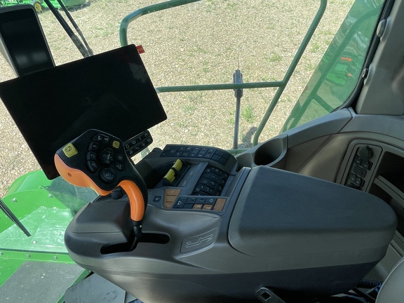 2024 John Deere X9 1000 Combine