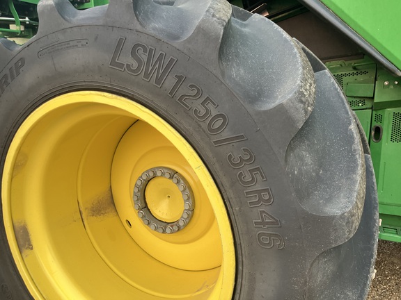 2024 John Deere X9 1000 Combine