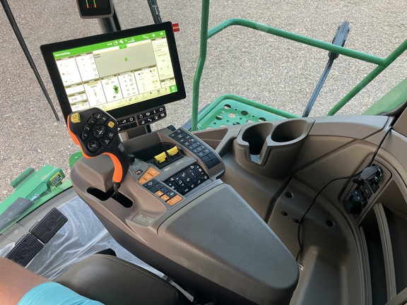 2024 John Deere X9 1000 Combine
