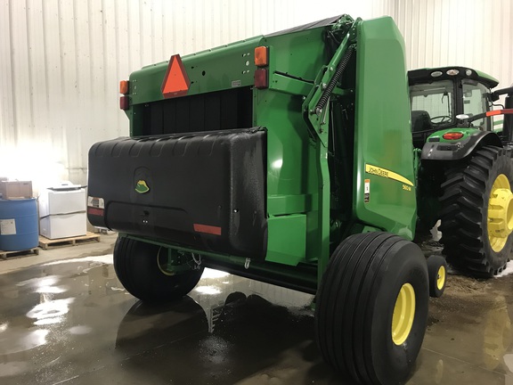 2018 John Deere 560M Baler/Round