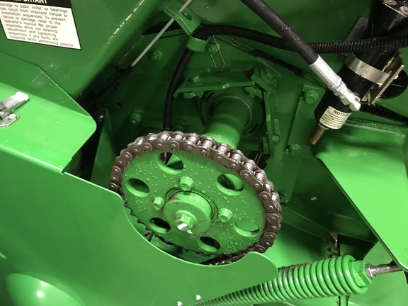 2018 John Deere 560M Baler/Round