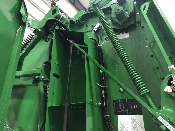 2018 John Deere 560M Baler/Round