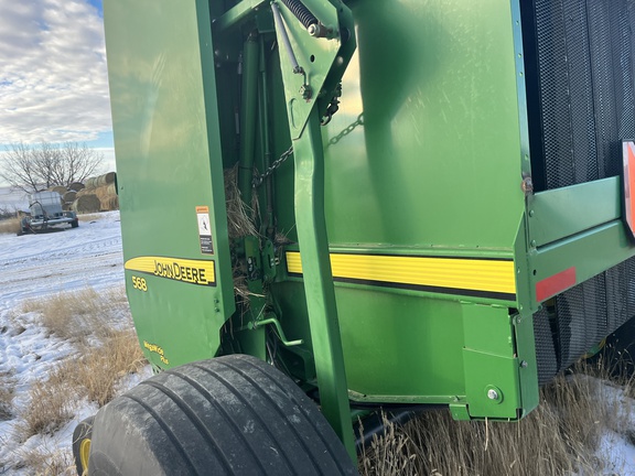 2010 John Deere 568 Baler/Round