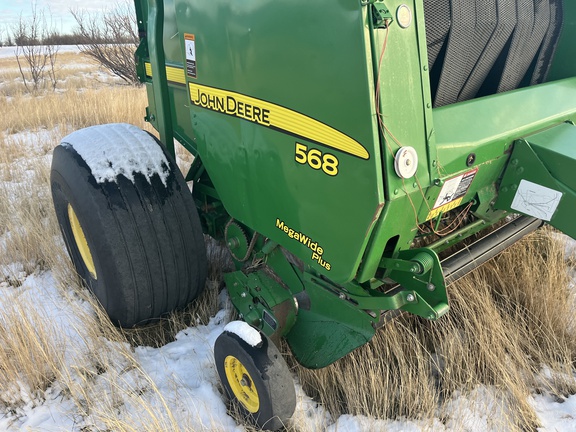 2010 John Deere 568 Baler/Round