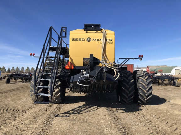 2016 Seed Master 8012 / Nova 780 Air Seeder