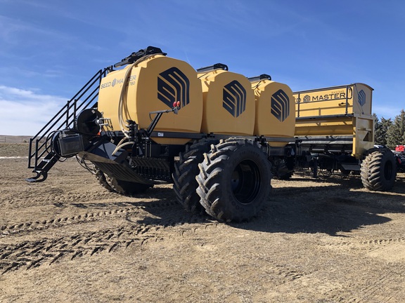 2016 Seed Master 8012 / Nova 780 Air Seeder