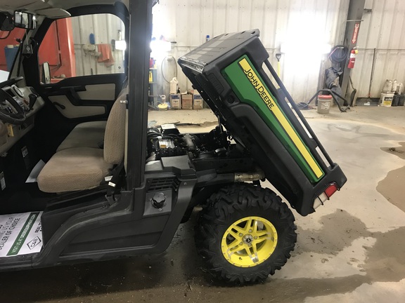 2018 John Deere XUV 835R ATV