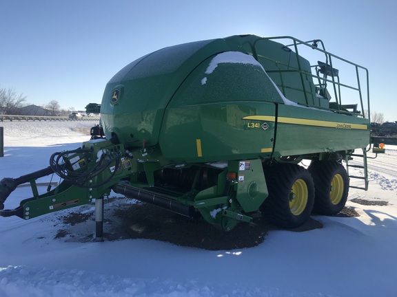 2022 John Deere L341 Baler/Big Square