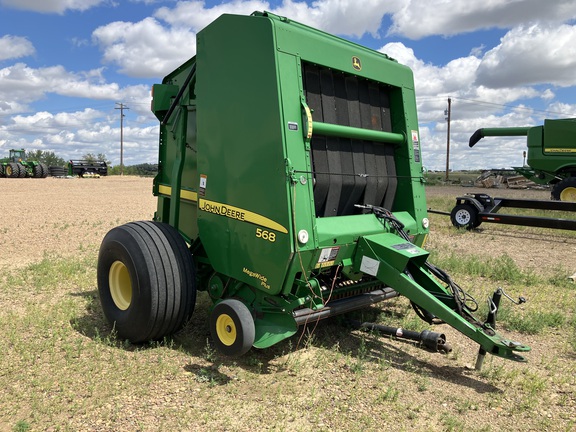 2010 John Deere 568 Baler/Round