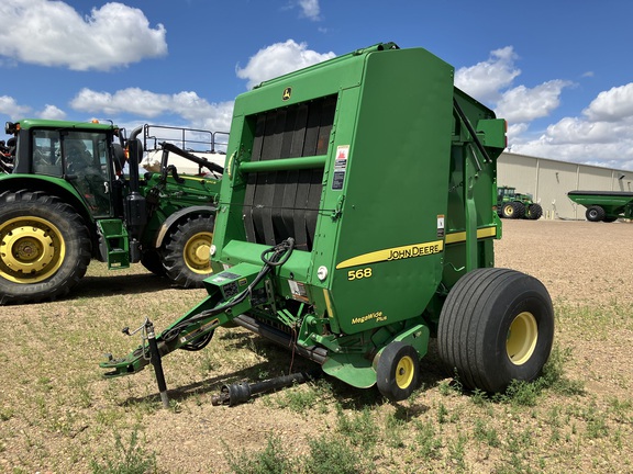 2010 John Deere 568 Baler/Round