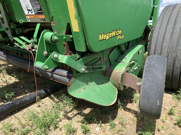 2010 John Deere 568 Baler/Round