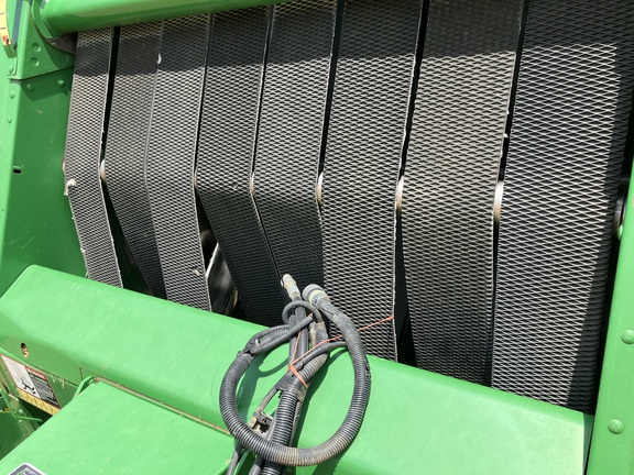 2010 John Deere 568 Baler/Round