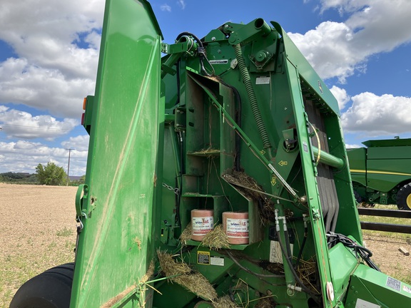 2010 John Deere 568 Baler/Round