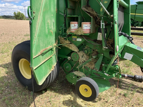2010 John Deere 568 Baler/Round