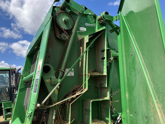 2010 John Deere 568 Baler/Round