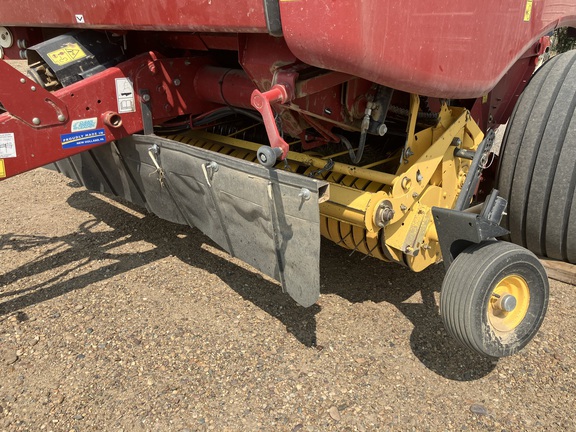 2017 New Holland Rollbelt 560 Baler/Round