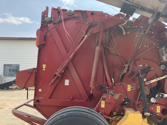 2017 New Holland Rollbelt 560 Baler/Round