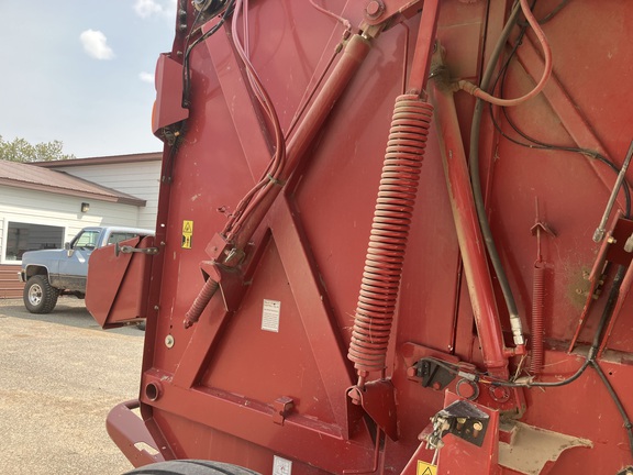 2017 New Holland Rollbelt 560 Baler/Round