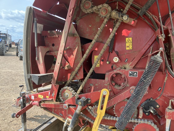 2017 New Holland Rollbelt 560 Baler/Round