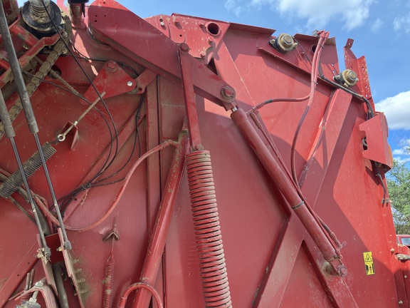 2017 New Holland Rollbelt 560 Baler/Round