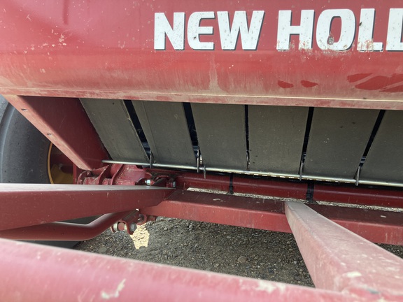 2017 New Holland Rollbelt 560 Baler/Round