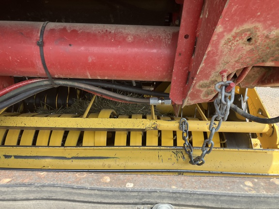 2017 New Holland Rollbelt 560 Baler/Round