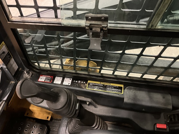 2022 John Deere 318G Skid Steer Loader