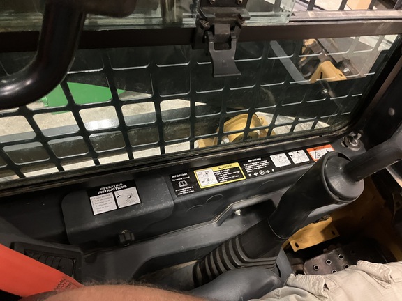 2022 John Deere 318G Skid Steer Loader