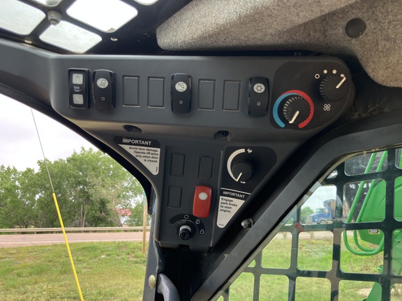 2022 John Deere 318G Skid Steer Loader