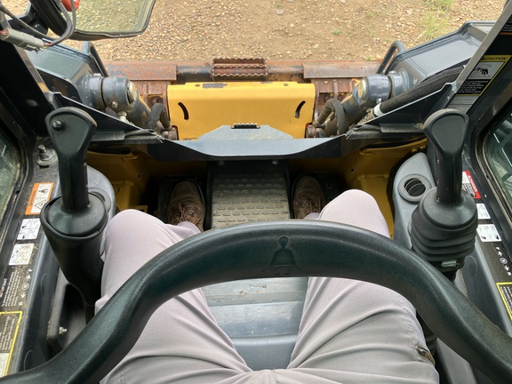 2022 John Deere 318G Skid Steer Loader