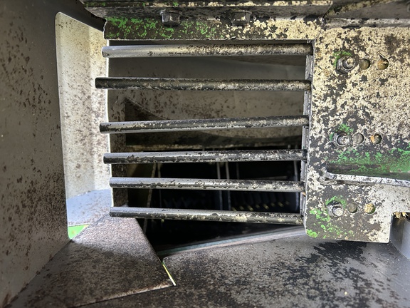 2017 John Deere S680 Combine