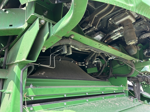 2017 John Deere S680 Combine