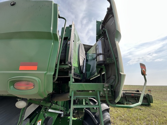 2017 John Deere S680 Combine