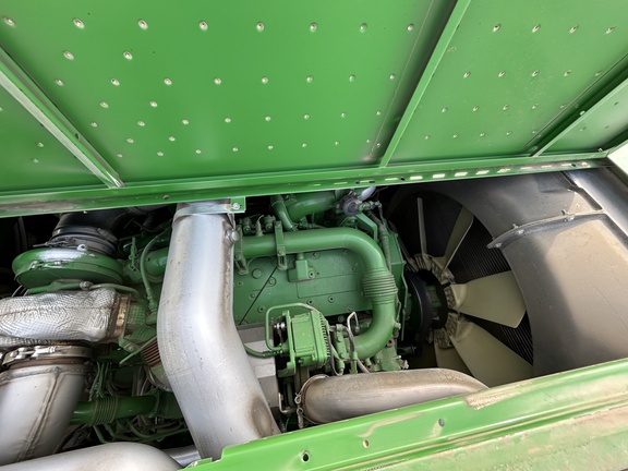 2017 John Deere S680 Combine