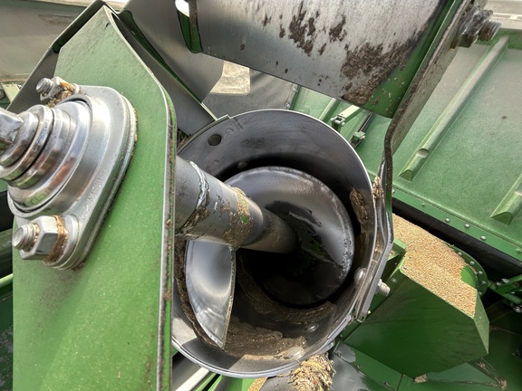 2017 John Deere S680 Combine