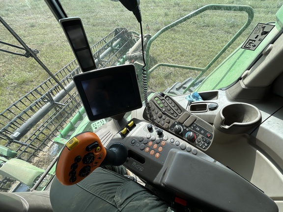 2017 John Deere S680 Combine