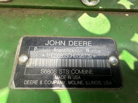2017 John Deere S680 Combine
