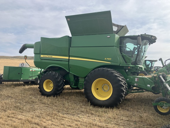 2024 John Deere S790 Combine