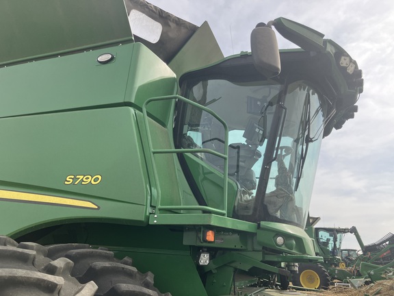 2024 John Deere S790 Combine