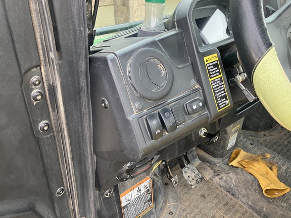 2020 John Deere XUV 835M ATV