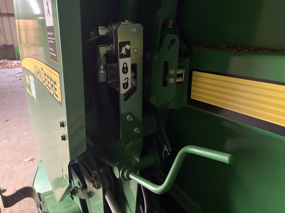 2017 John Deere 569 Baler/Round