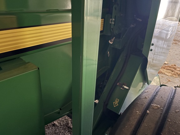 2017 John Deere 569 Baler/Round